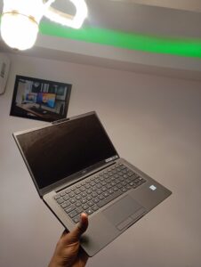 Dell Latitude 7300