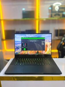 Razer Blade 15 Advanced (Touchscreen)