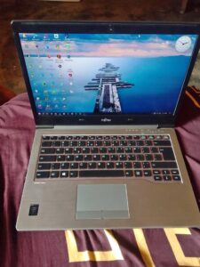 Fujitsu Lifebook u745