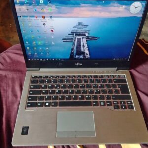 Fujitsu Lifebook u745